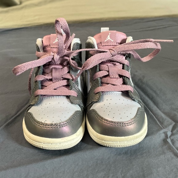 Jordan 1 Mid SE - Picture 3 of 9